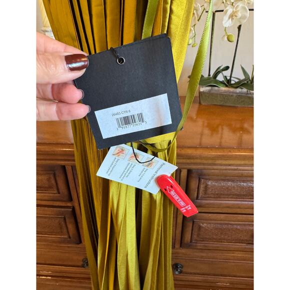 Mac Duggal Pleated Midi Dress Chartreuse Belted V Neck Size 6 NWT - Picture 10 of 13